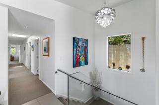 Hill Top House 3 Bedroom with Sea and Hill Views - 1
