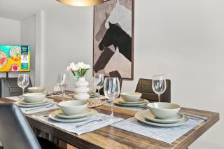 Montreal Signature - 3 BD - 6
