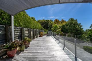Hill Top House 3 Bedroom with Sea and Hill Views - 8