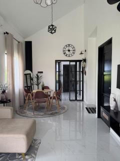 Sherry Home - 5
