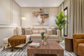 NEW Cozy 3BR Apt - Business-ready - Central Location - 3