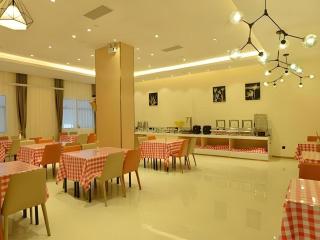 City Comfort Inn Ledong Bus Station - 8