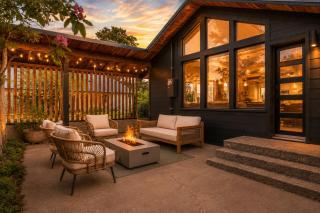 Moody Mid-Century Escape in Midtown CDA Hot Tub Walk to Trader Joes - 0