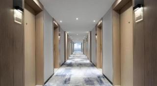 Borrman Hotel Golden Crown Liuzhou Wuxing Pedestrian Street - 2