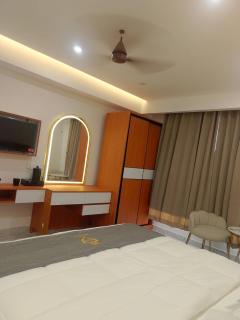 Crown Mother Palace - 7