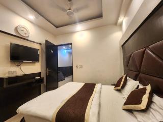 Hotel Ruhaan Near New Delhi Railway Station - 1
