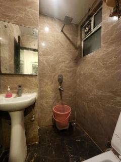 Hotel Ruhaan Near New Delhi Railway Station - 1