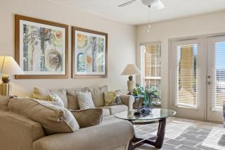 UNIT 1101 WATER VIEW OF MAIN LAKE AND BEAUTIFUL NORTH POOL - 9