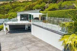 Hill Top House 3 Bedroom with Sea and Hill Views - 7
