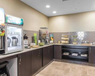 Quality Inn & Suites Kingston - 1