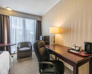 Quality Inn & Suites Charlottetown Downtown - 8
