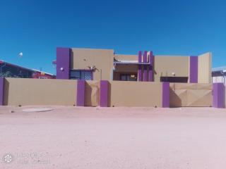 The smilin house - 3