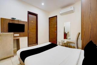 Super Townhouse Dashrathpuri Metro Formerly Elegant Palace - 4