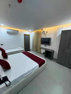 Hotel Golden Plaza - 2