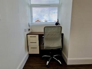 Earlsdon Guesthouse Pvt Room Bath w Free Parking - 5