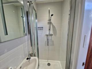 Earlsdon Hideaway Pvt Bath Free Parking & Garden - 3