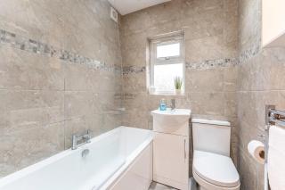 Modern Home w Free Parking Near NEC & BHX Airport - 2