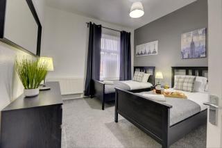 Cosy 2 Bedroom 4 Beds w Parking near City Centre - 6