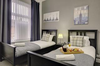Cosy 2 Bedroom 4 Beds w Parking near City Centre - 4