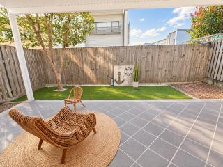 The Emery A Refined Retreat in BNE - 8