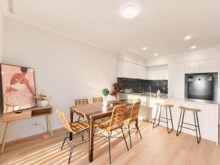 The Emery A Refined Retreat in BNE - 7
