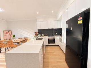 The Emery A Refined Retreat in BNE - 6