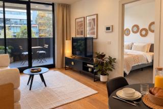 Rooftop CBD View, Stylish Apartment, Heart of Brunswick - 9