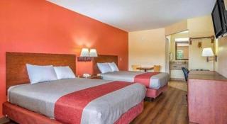 Rodeway Inn & Suites - 3