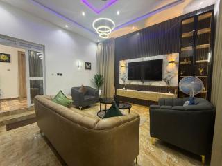 Max Ashford 3 Bedroom duplex GRA Quarters Sagamu - 9