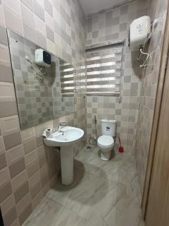 Max Ashford 3 Bedroom duplex GRA Quarters Sagamu - 6