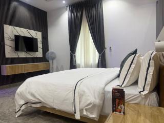 Max Ashford 3 Bedroom duplex GRA Quarters Sagamu - 4