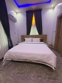 Max Ashford 3 Bedroom duplex GRA Quarters Sagamu - 3