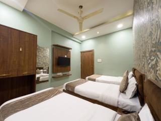 FabHotels Luxevara Stay - 5