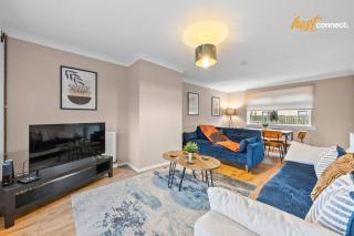 3 bed house, 4 beds for 4 workers, free parking - 0