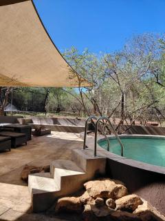 Explorer House-Family Bush Retreat & Safaris - 4