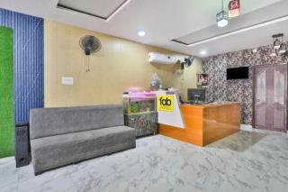 FabHotel Lucknow Inn - 1