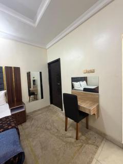 Max Crest- Refined 1 bedroom in GRA Quarters - 7
