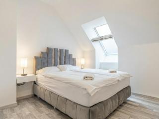 5BR Across 2 Apartments, Groups in Vienna - 2