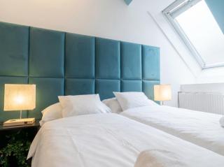 5BR Across 2 Apartments, Groups in Vienna - 1
