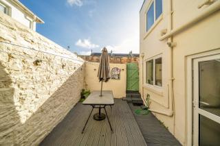 Torquay 3-Bed House Sleeps 6 Pets Ok & Parking - 9