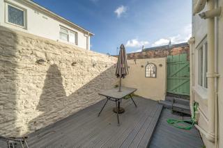 Torquay 3-Bed House Sleeps 6 Pets Ok & Parking - 6