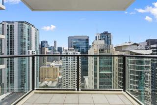 Lvl 32 View - Pool, Spa, Sauna - Sleep 6 & Parking - 1