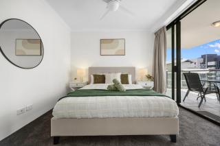 Lvl 32 View - Pool, Spa, Sauna - Sleep 6 & Parking - 9