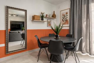 Modern City 2Bed Apartment with Private Balcony - 2