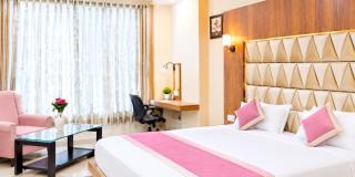 Hotel Vaishnavi Premium Hospitality Suites - 1