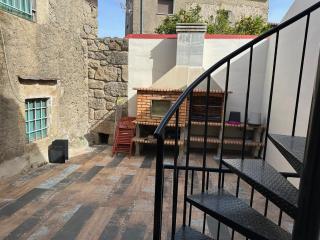 Estudios con bañera hidromasaje y chimenea y Apartamento A Fala con jacuzzi, chimenea y terraza - 5