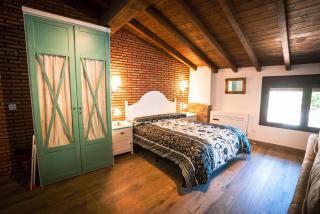 Estudios con bañera hidromasaje y chimenea y Apartamento A Fala con jacuzzi, chimenea y terraza - 1