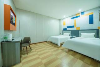Pai Hotel Guiyang Daximen West Zhongshan Metro Station - 9
