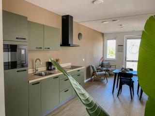 Cherryhouse - 7