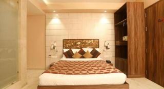 Mumbai Metro - The Executive Hotel - 3